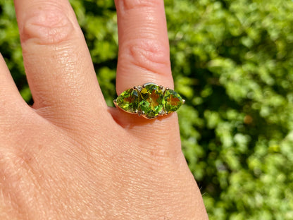 9ct Gold Peridot & Diamond Ring