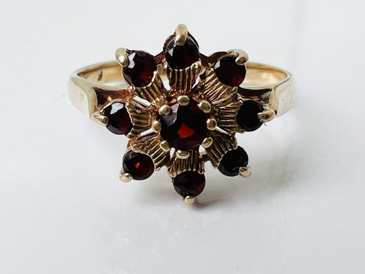 Vintage 9ct Gold Garnet Ring