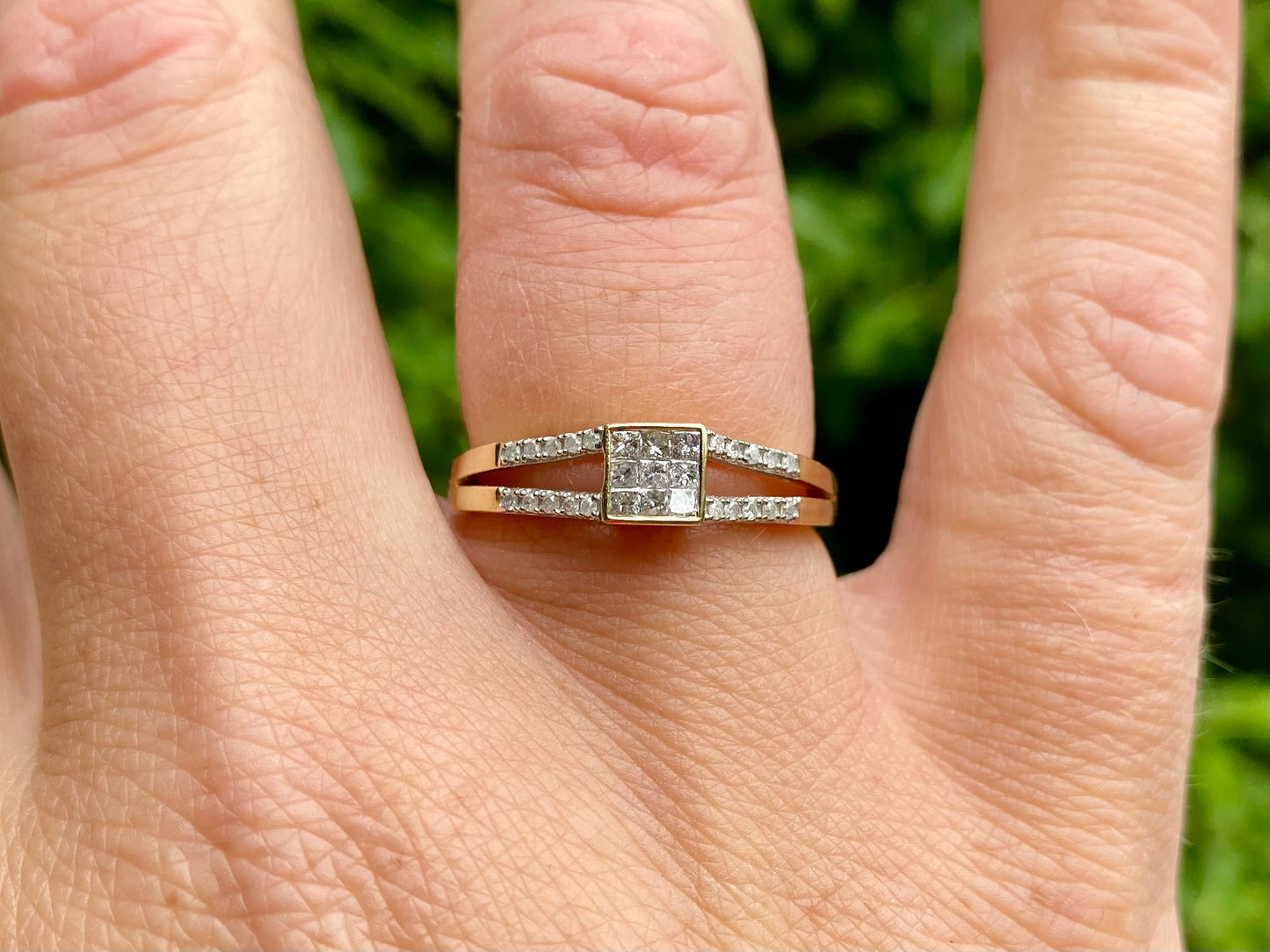 9ct Gold Diamond Ring