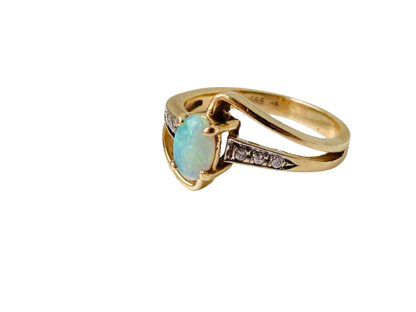 14ct Gold Opal & Diamond Ring