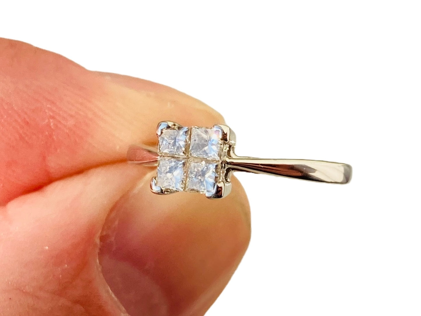 18ct Gold Diamond Ring