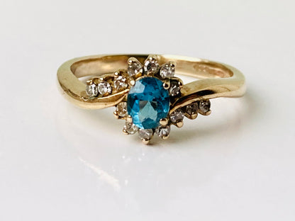 Vintage 9ct gold Topaz & Diamond Ring