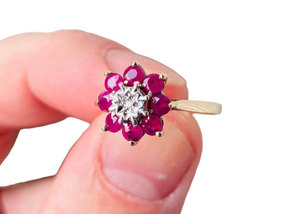 9ct Gold Ruby & Diamond Daisy Ring