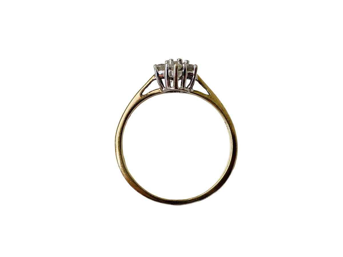 9ct Gold 0.33ct Diamond Daisy Ring