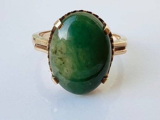 Vintage 10ct Gold Jade Ring