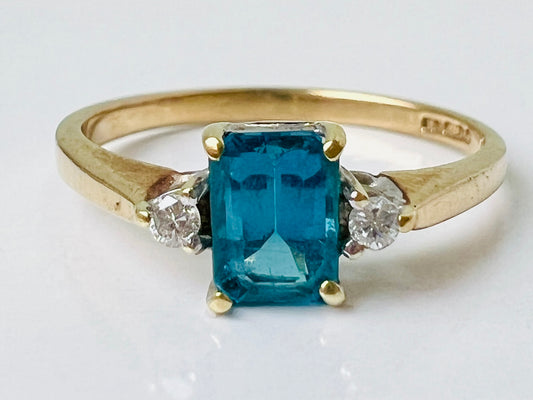 Vintage 9ct Gold Topaz & Diamond Ring