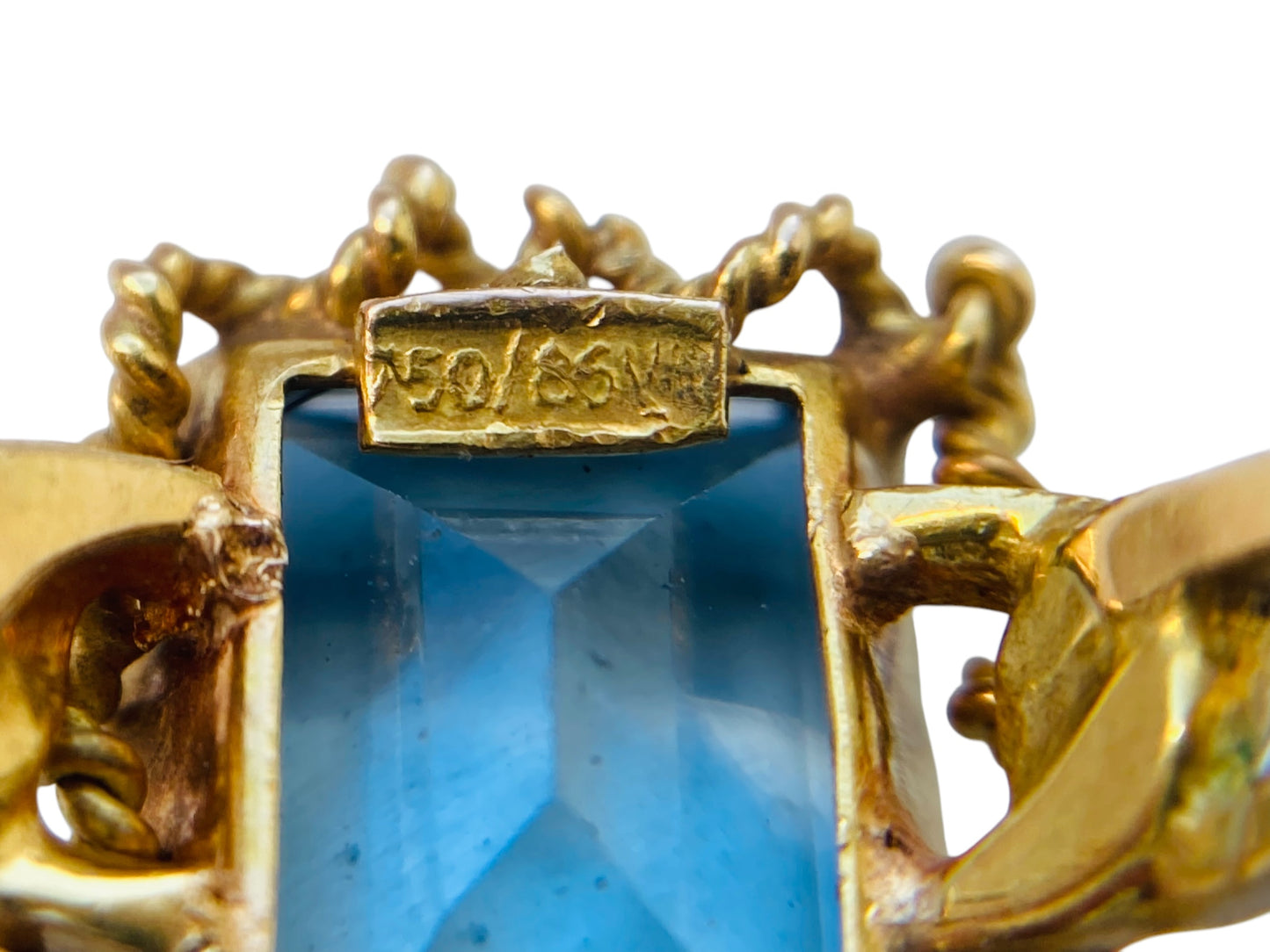 Vintage 18ct Gold Aquamarine Ring
