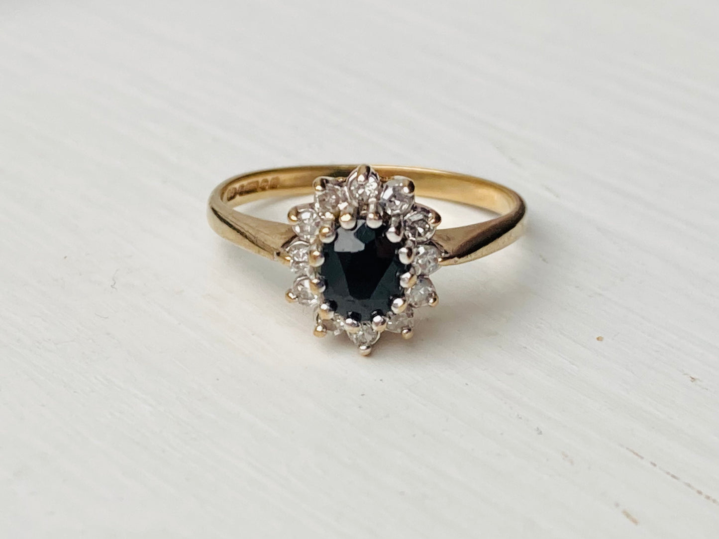 Vintage 9ct Gold Sapphire & Diamond Ring