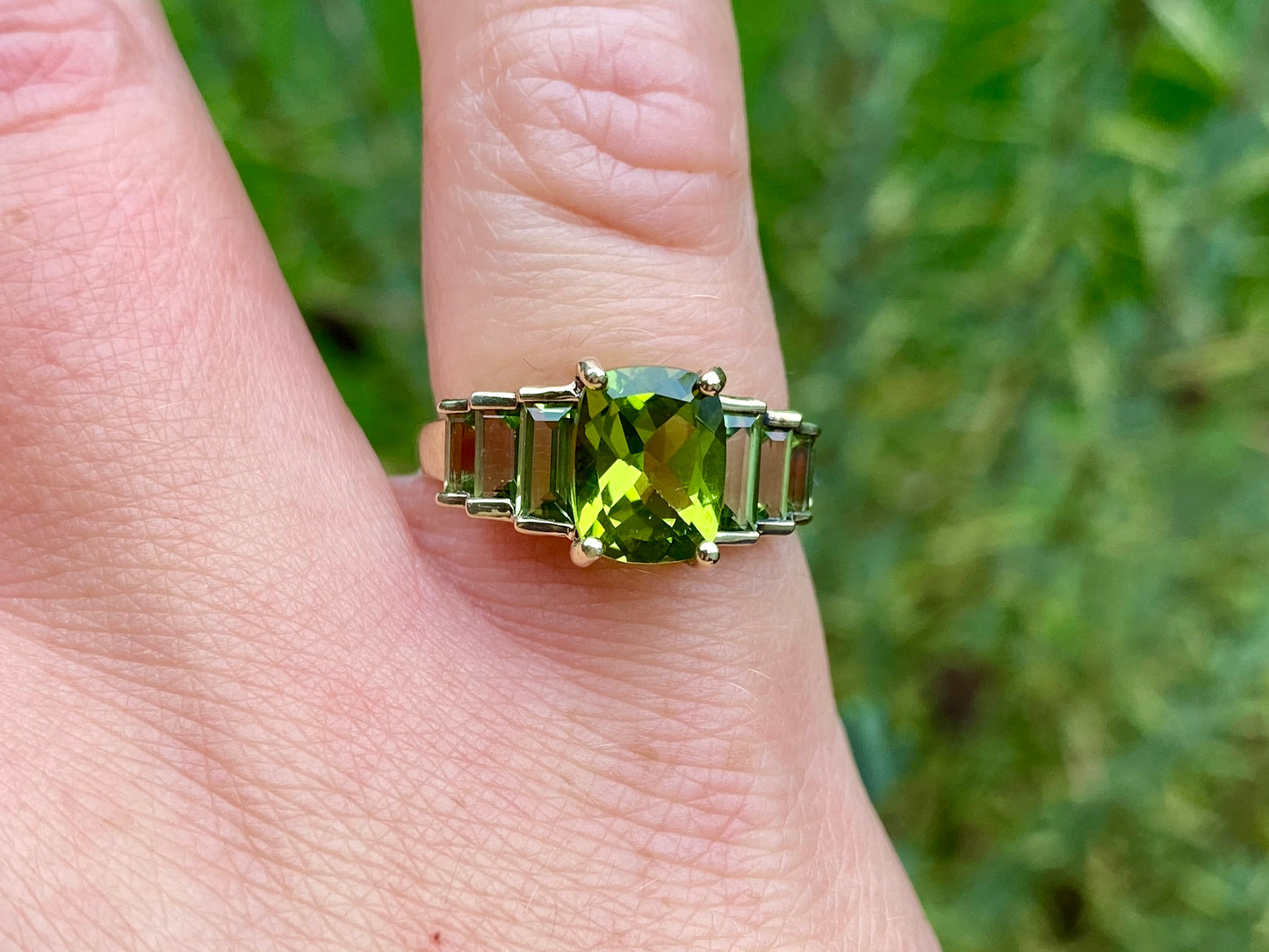 9ct Gold Peridot Ring