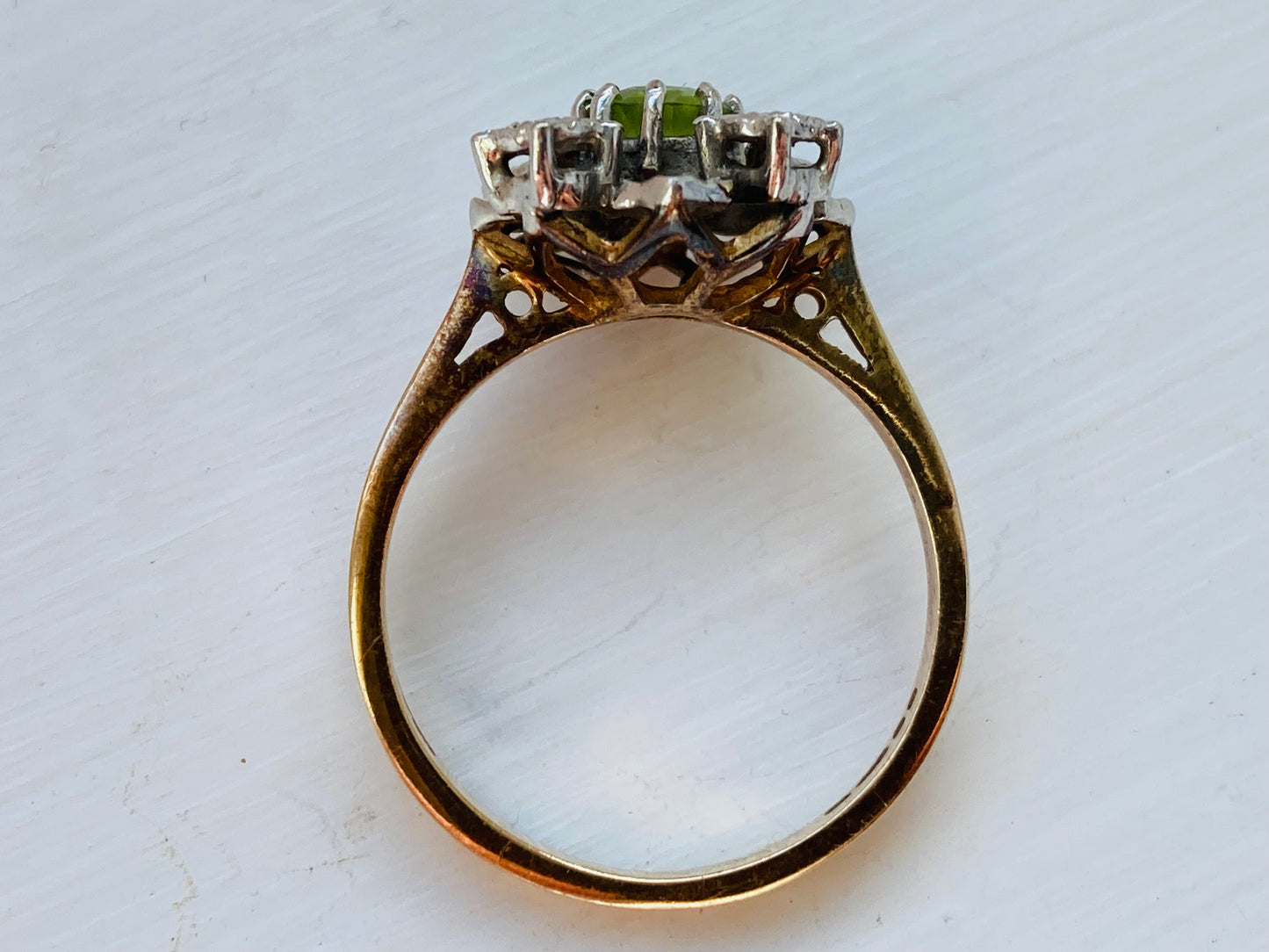 9ct Gold Peridot & Diamond Ring