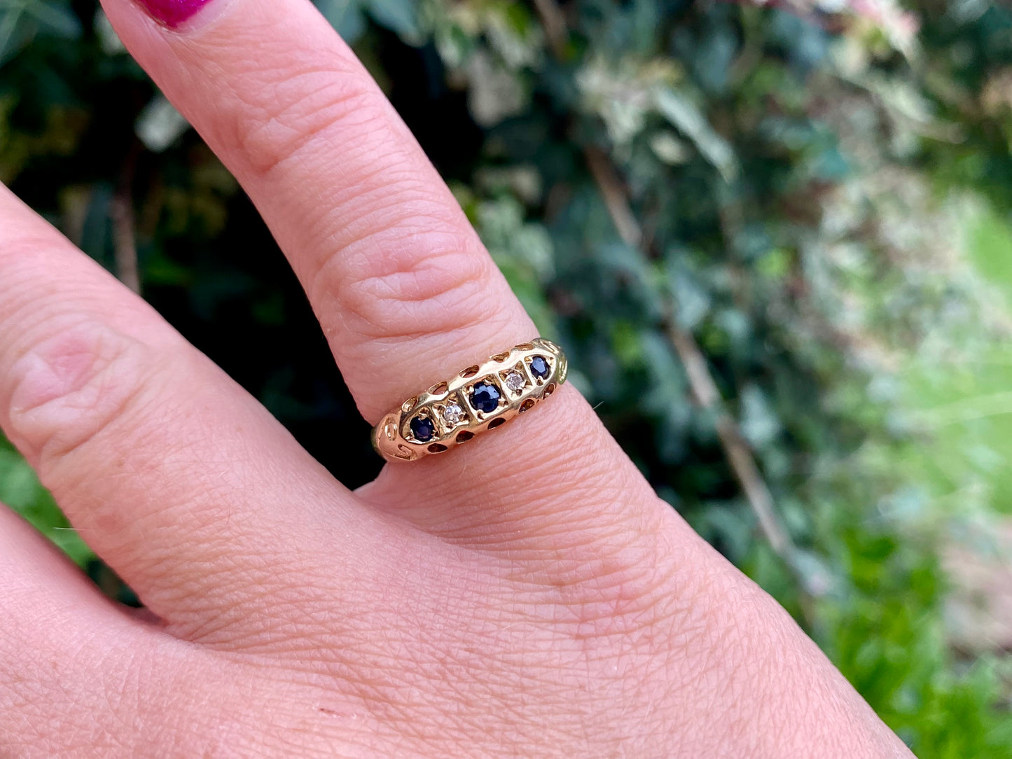 Vintage 9ct Gold Sapphire & Diamond Ring