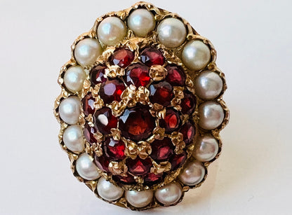 Vintage 9ct Gold Garnet & Pearl Ring