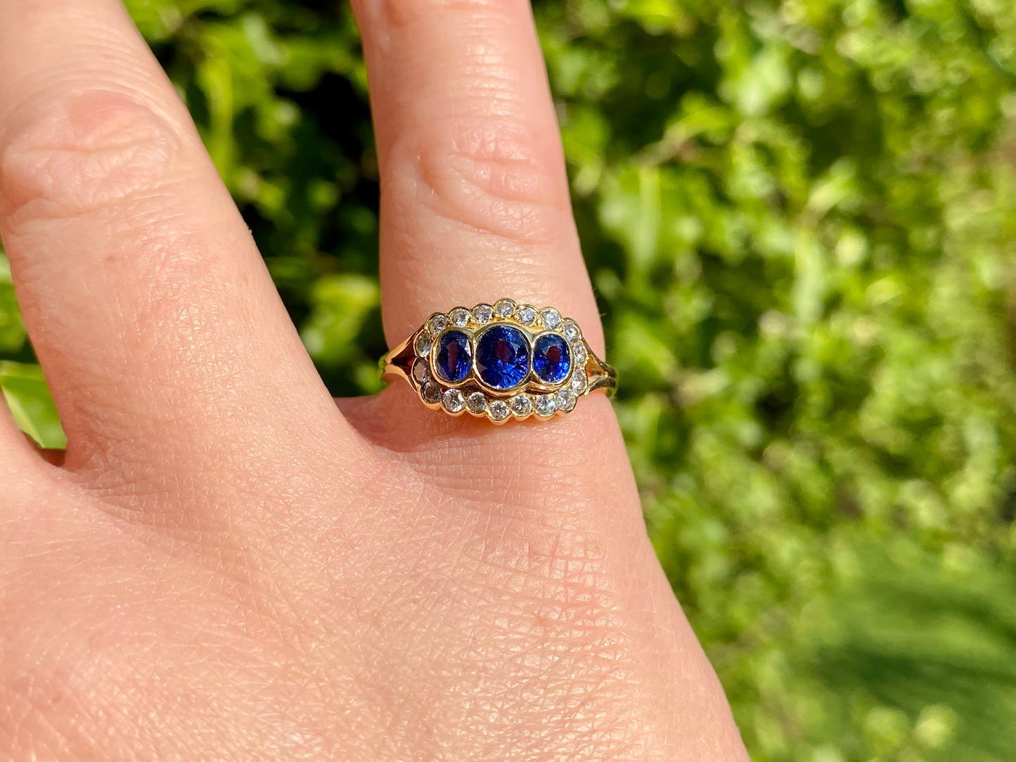 Vintage 18ct Gold Sapphire & Diamond Ring