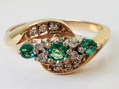 Vintage 9ct Gold Emerald & Diamond Ring