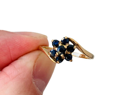 Vintage 9ct Gold Sapphire Daisy Ring
