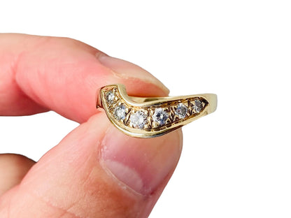 Vintage 9ct Gold Curved Diamond Ring