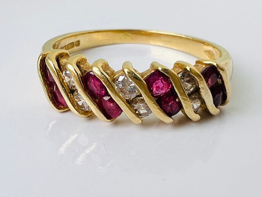 Vintage 18ct Gold Ruby & Diamond Ring