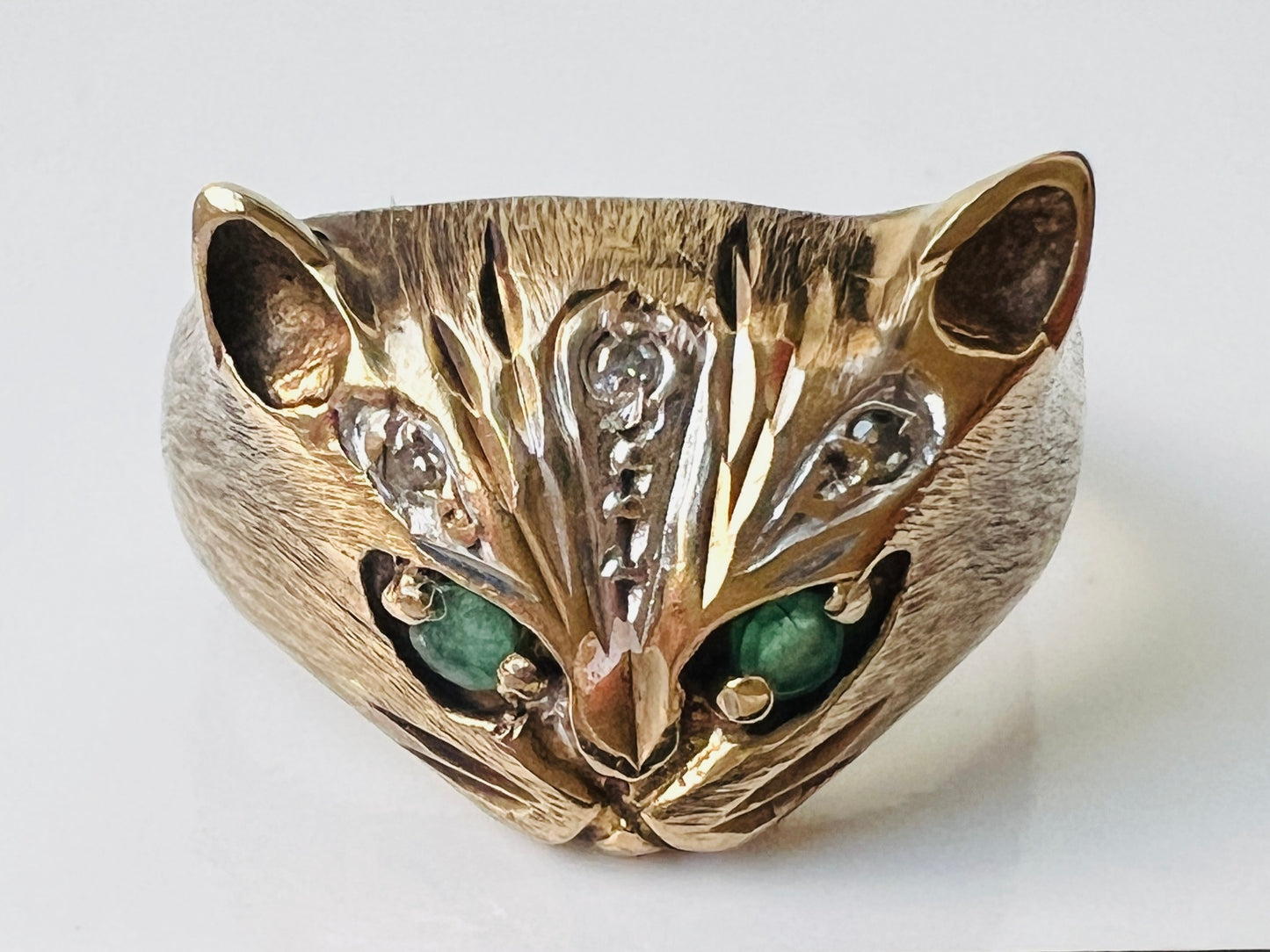 Vintage 9ct Gold Emerald & Diamond Cat Ring