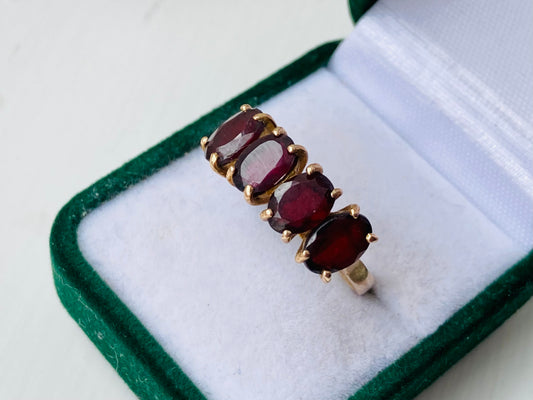 9ct Gold Garnet Ring