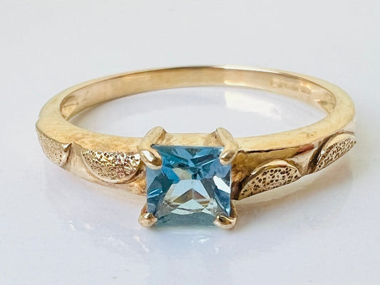 9ct Gold Topaz Ring