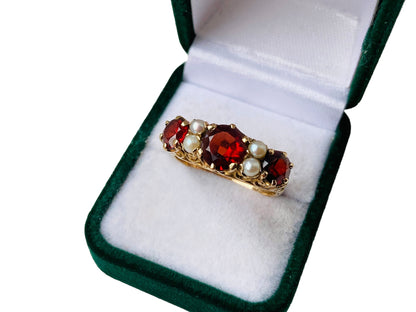 Vintage 9ct Gold Garnet & Pearl Ring