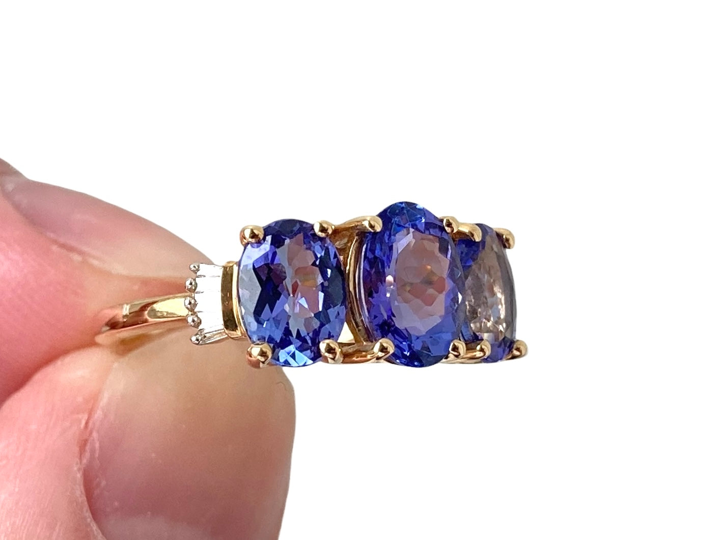 18ct Gold Tanzanite & Diamond Ring