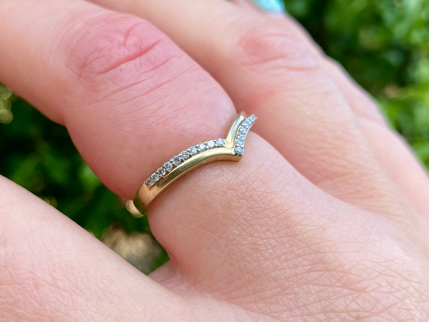 9ct Gold Diamond Wishbone Ring