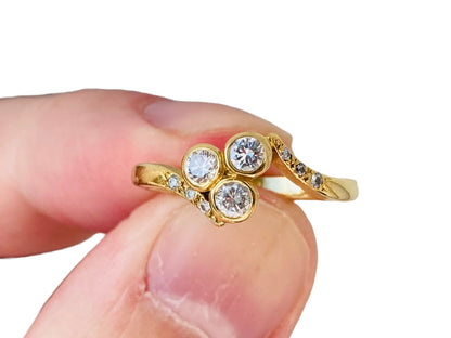 Vintage 18ct Gold Three-Stone Diamond Ring