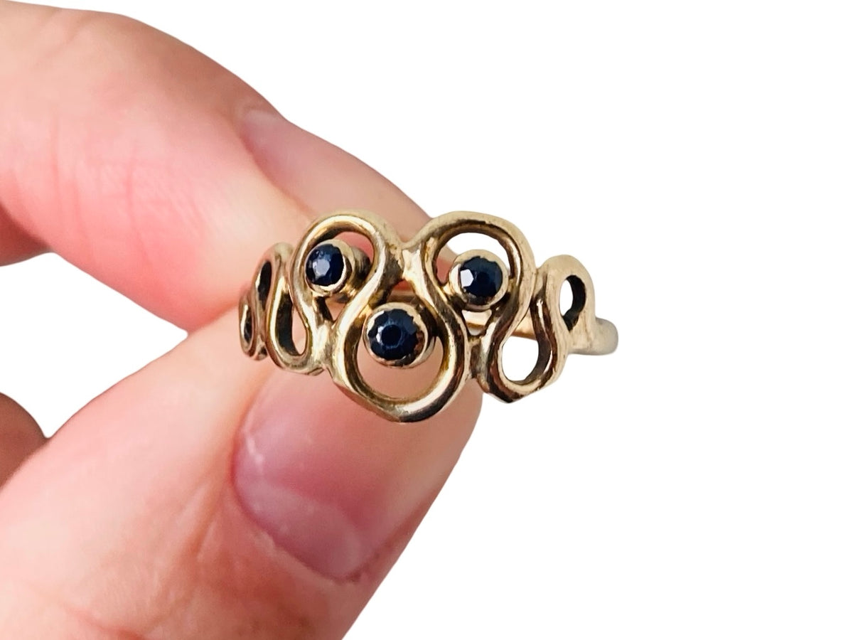 Vintage 9ct Gold Sapphire Ring