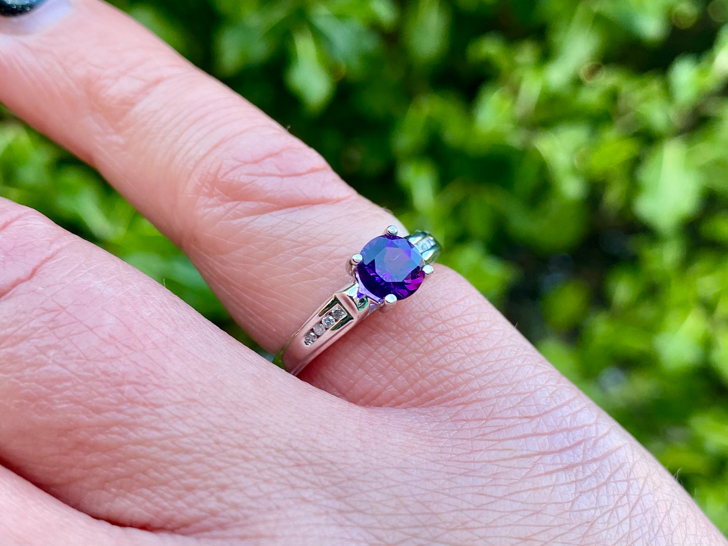 9ct Gold Amethyst & Diamond Ring