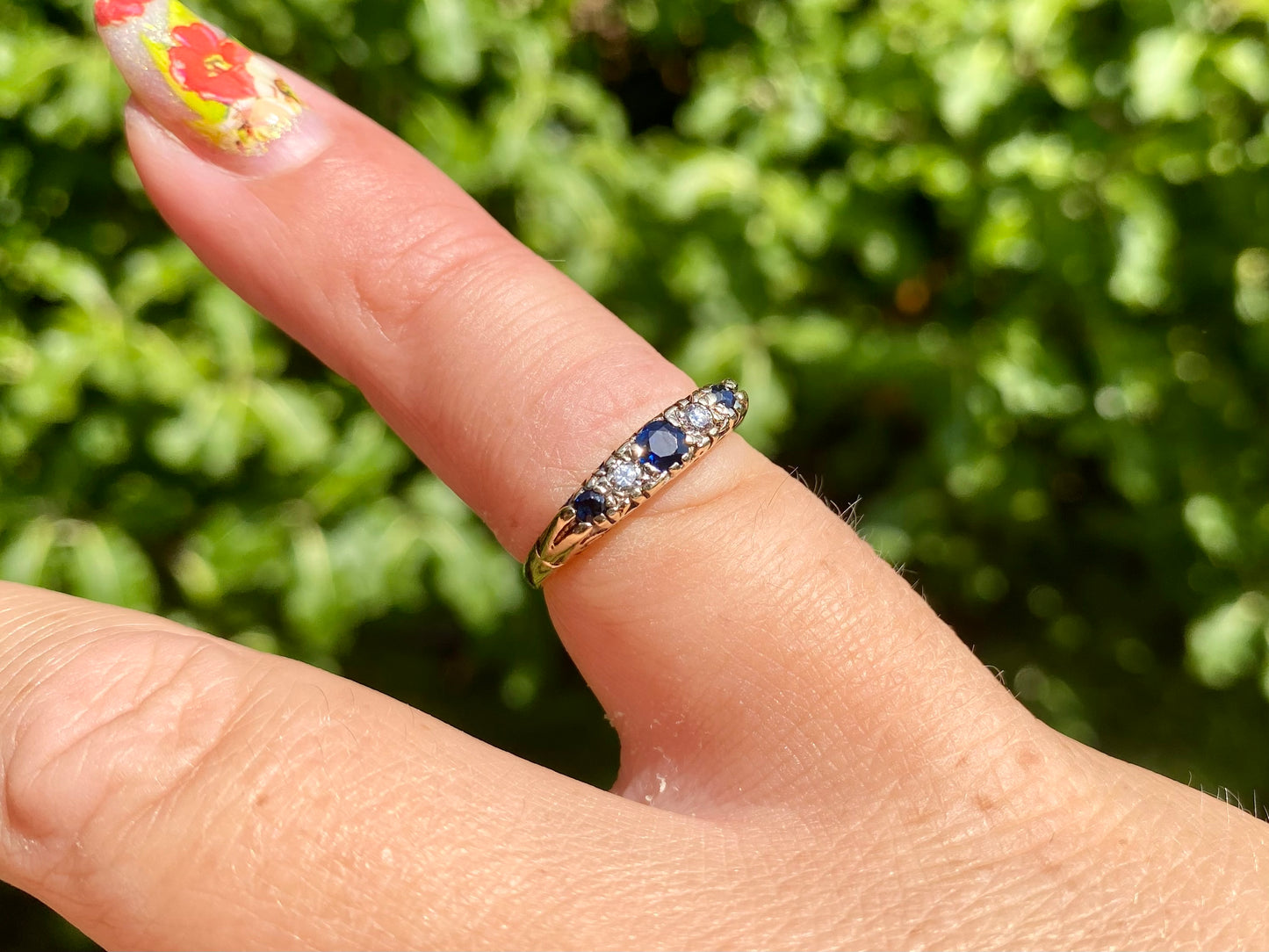 Vintage 9ct Gold Sapphire & Diamond Ring