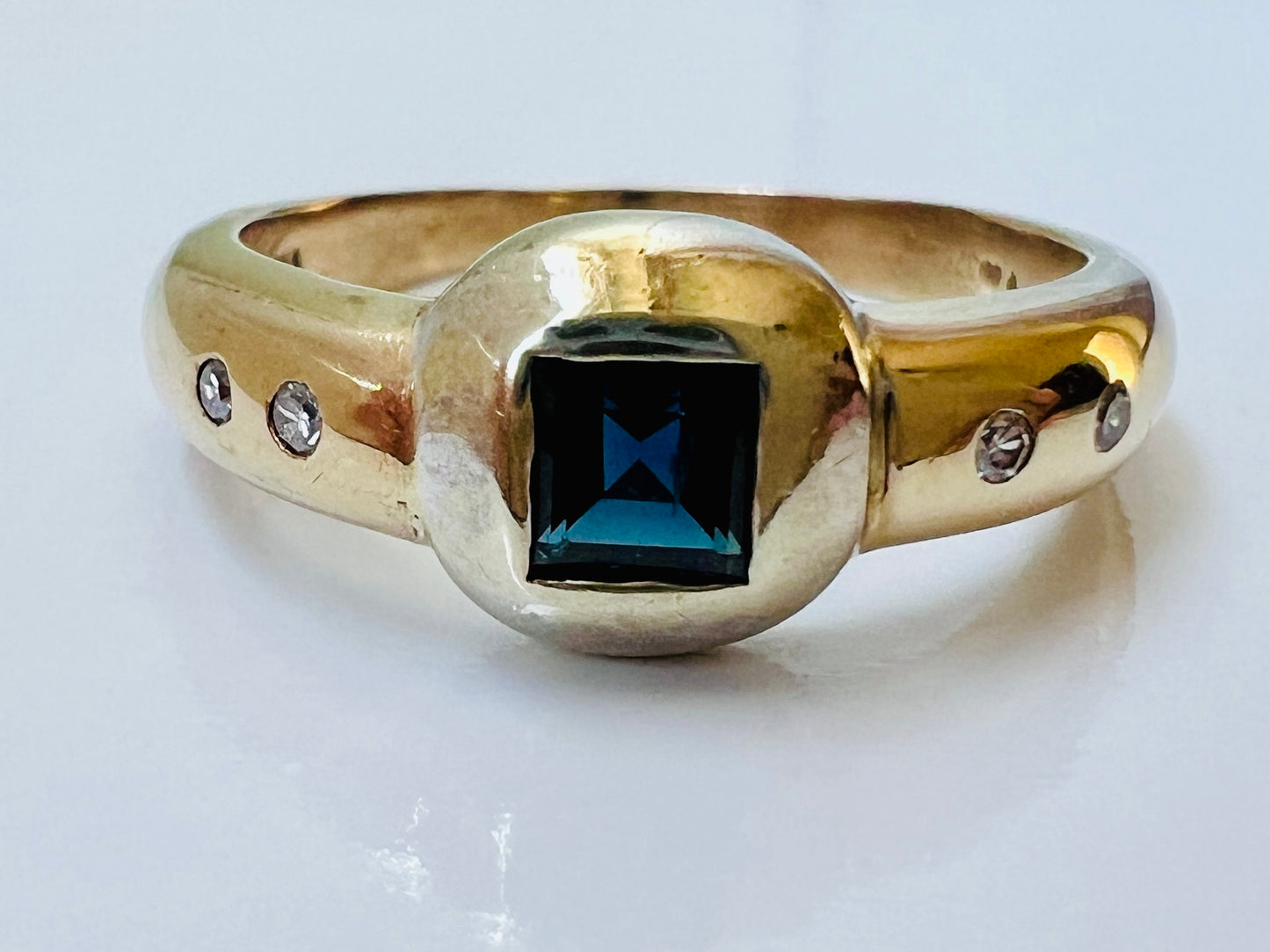 9ct Gold Sapphire & Diamond Ring