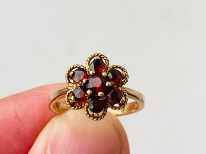 Vintage 9ct Gold Garnet Ring