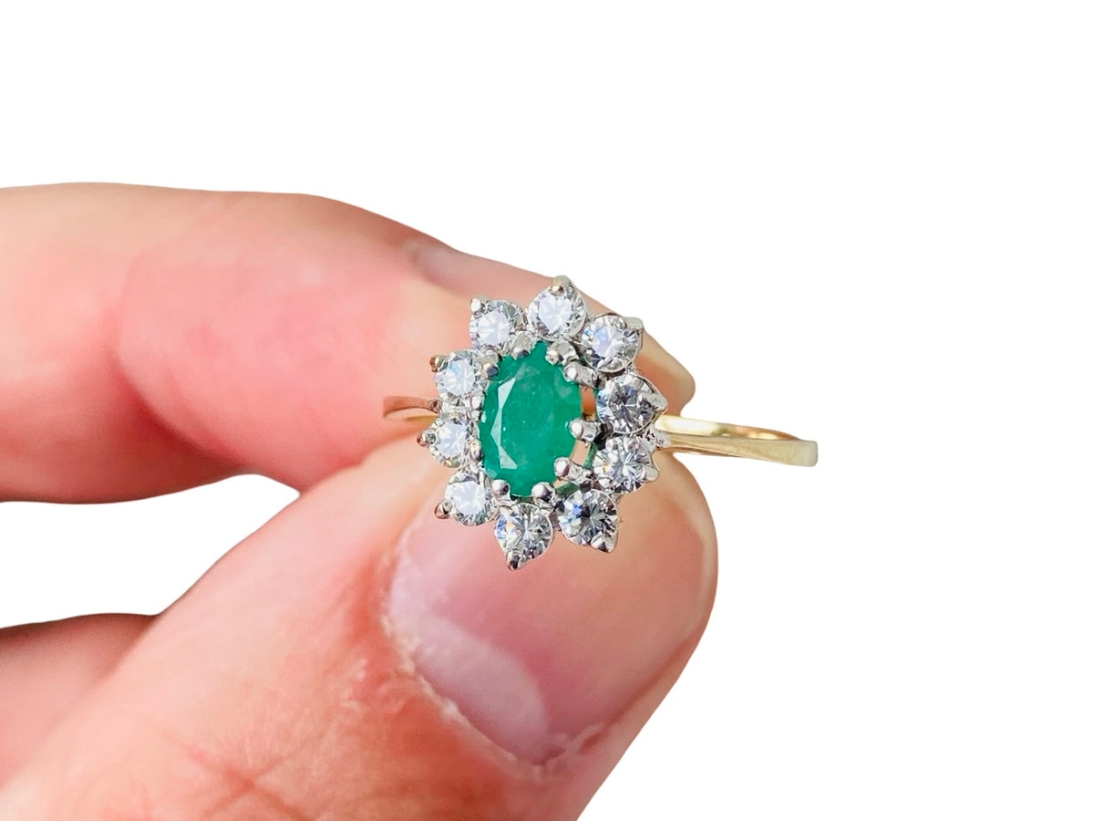 Vintage 9ct Gold Emerald & Cubic Zirconia Ring