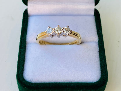 18ct Gold Diamond Ring