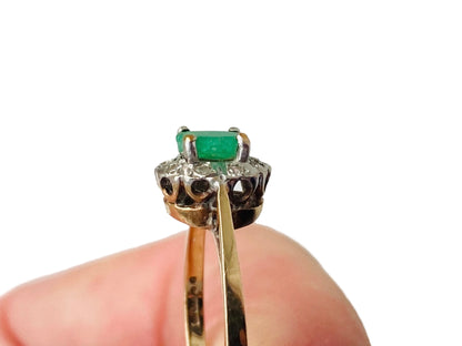 Vintage 9ct Gold Emerald & Diamond Ring