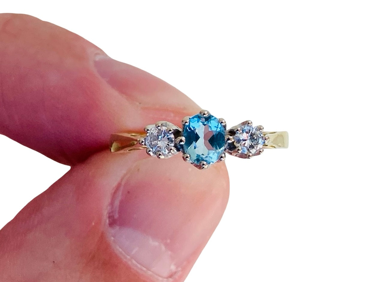 Vintage 18ct Gold Aquamarine Diamond Ring