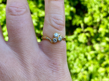 Vintage 18ct Gold Three-Stone Diamond Ring