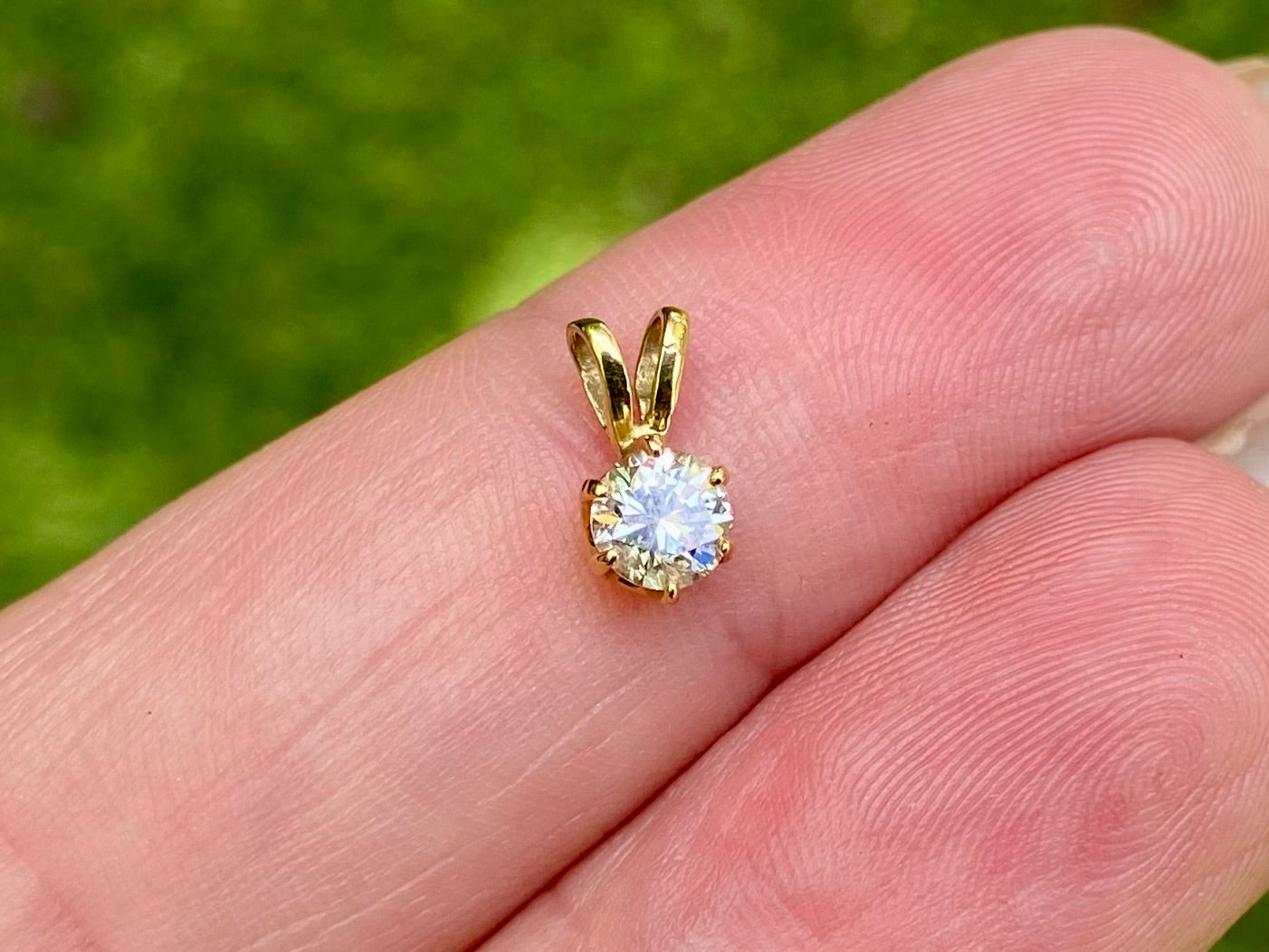 18ct Gold Diamond Solitaire Pendant