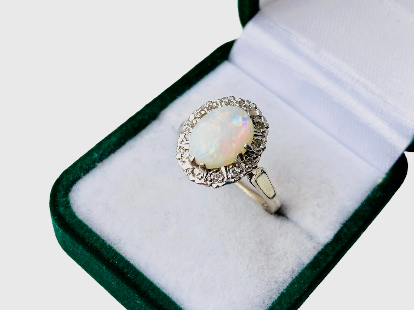 Vintage 9ct Gold Opal & Diamond Ring