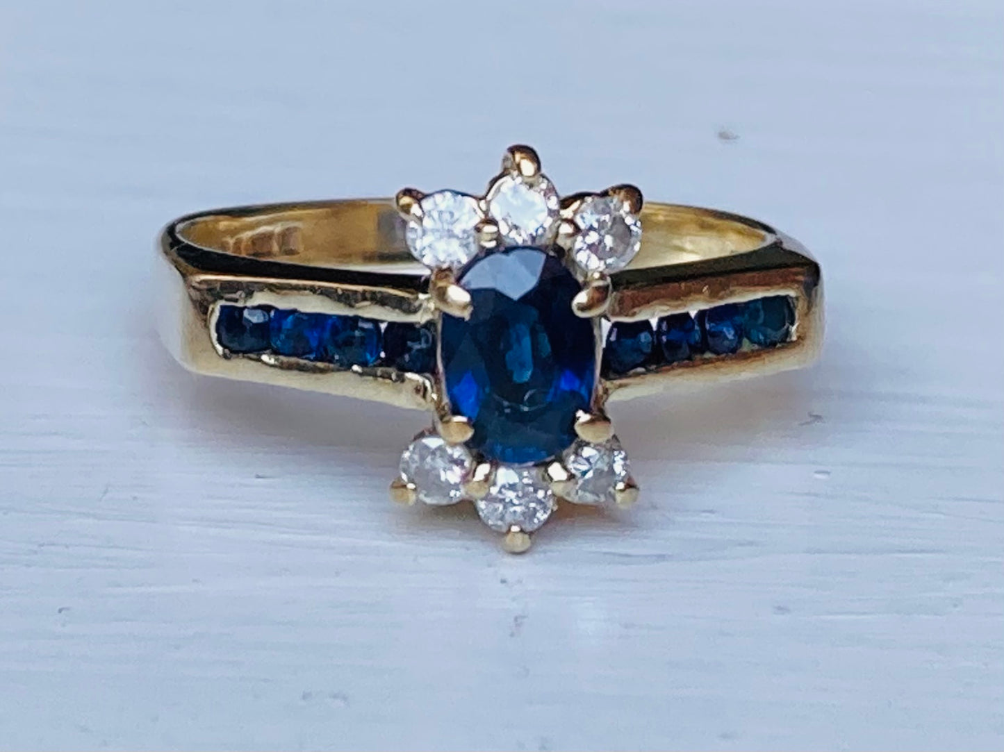 9ct Gold Sapphire & Diamond Ring