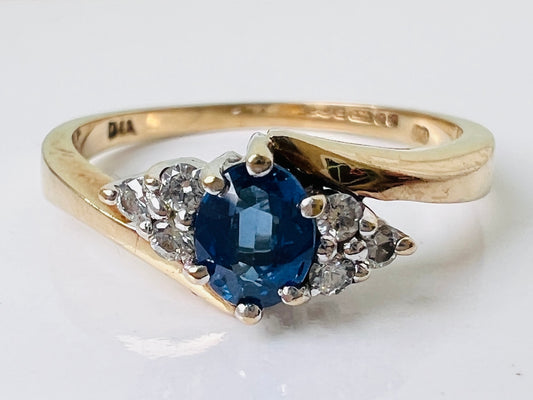 Vintage 9ct Gold Sapphire & Diamond Ring