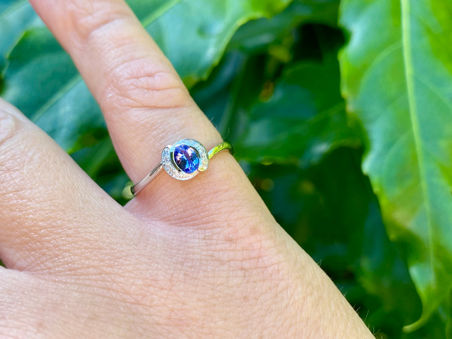 9ct Gold Tanzanite & Diamond Ring