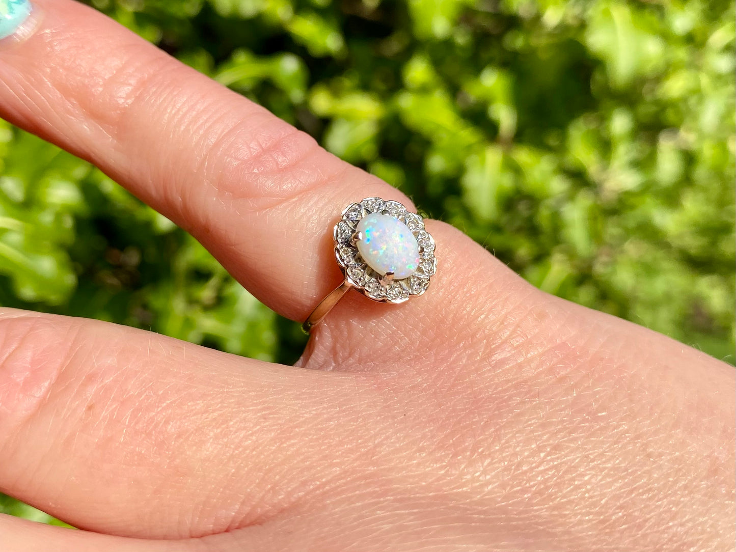 Vintage 9ct Gold Opal & Diamond Ring