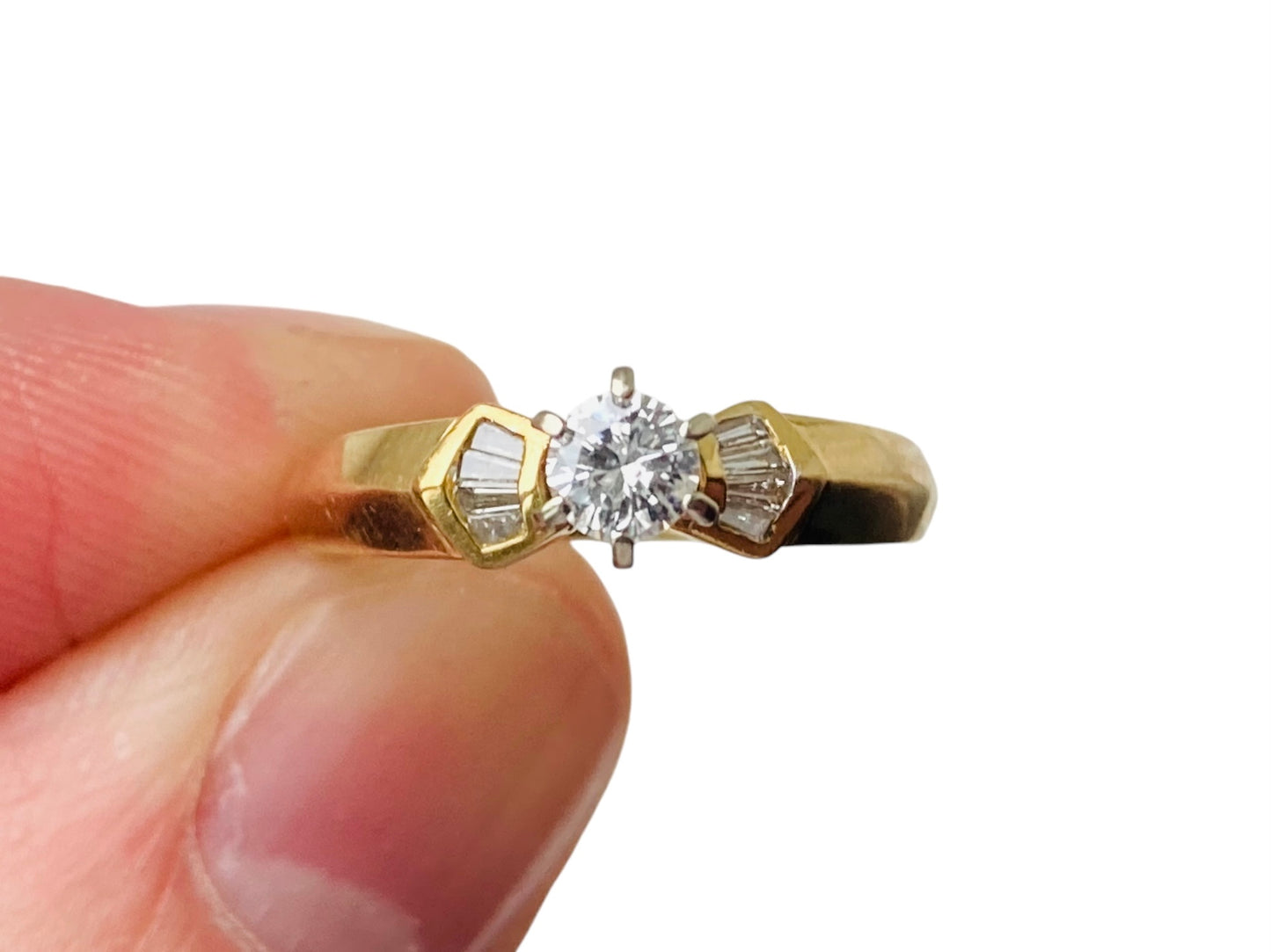 18ct Gold Diamond Ring