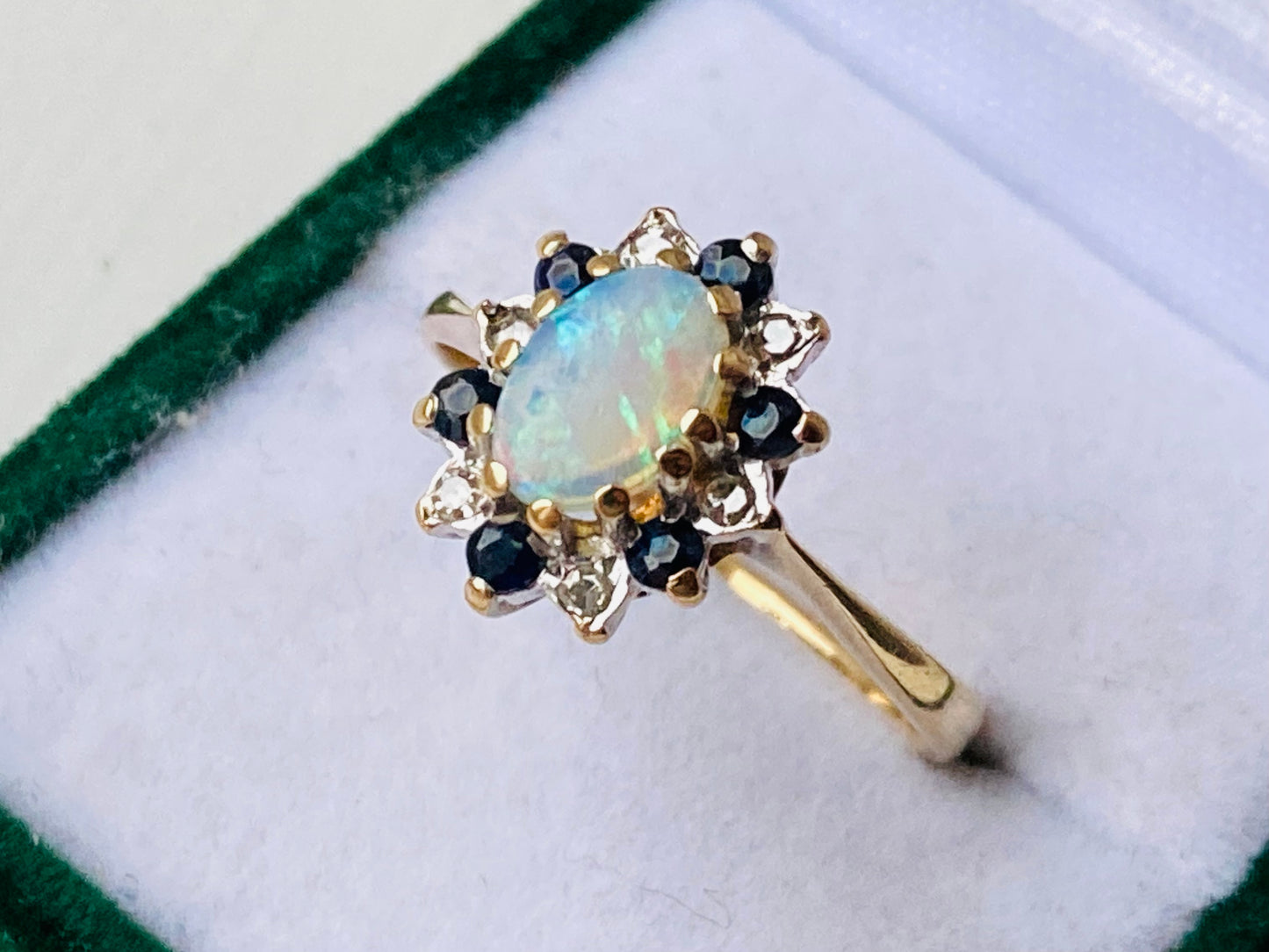 Vintage 9ct Gold Opal & Sapphire Ring