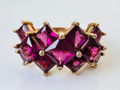 9ct Gold Rhodolite Garnet Ring