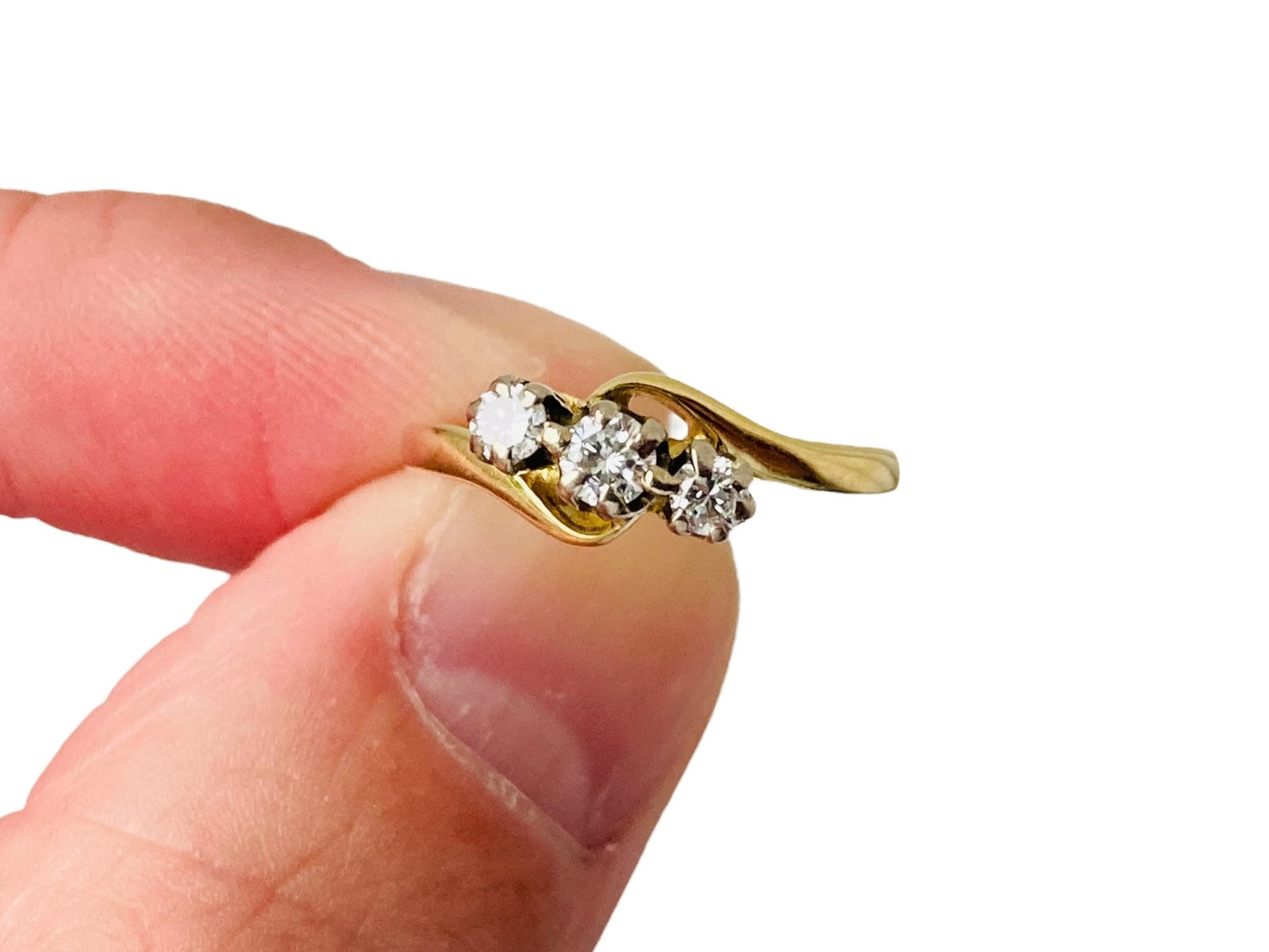 Vintage 18ct Gold Three-Stone Diamond Ring