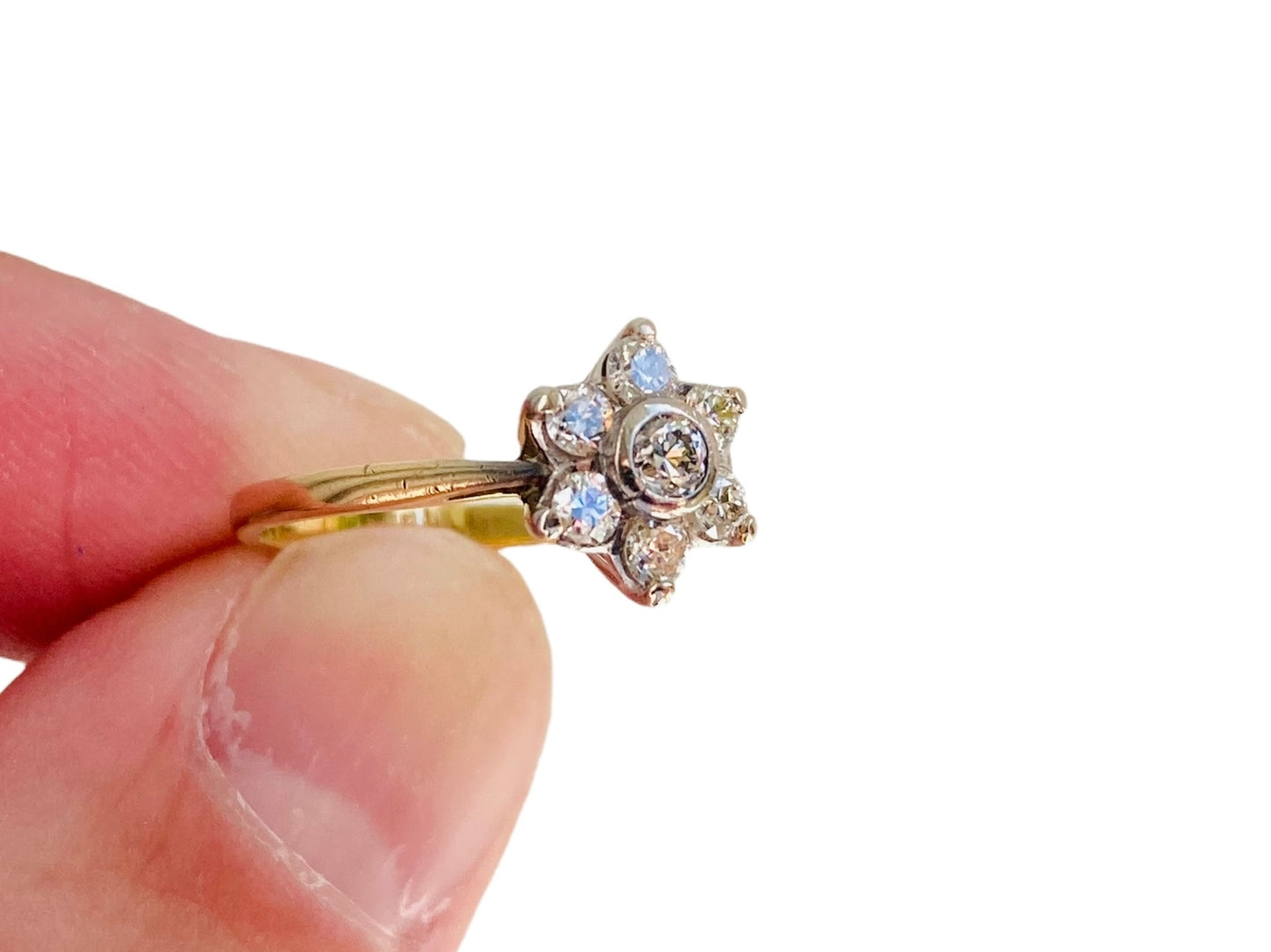 Vintage 18ct Gold Diamond Daisy Ring