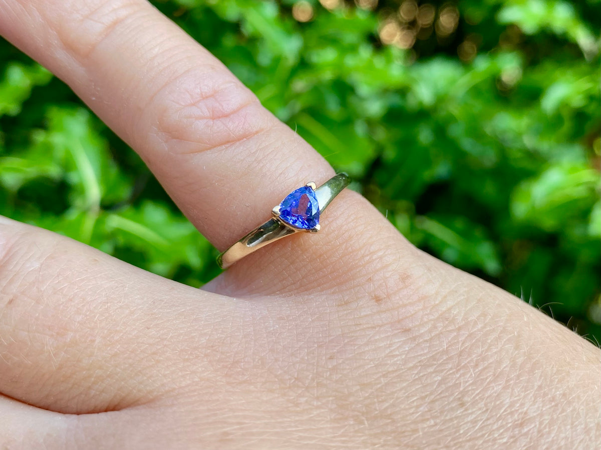 9ct Gold Tanzanite Ring